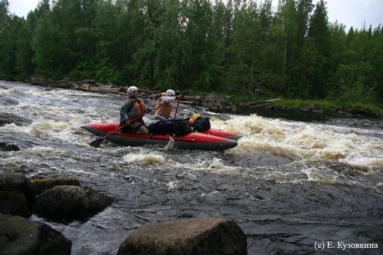 Карелия, июль 2011. Водный поход 3-й кат., р. Муезерка - р. Чирко-Кемь. Фото Е. Кузовкиной, кадр 378