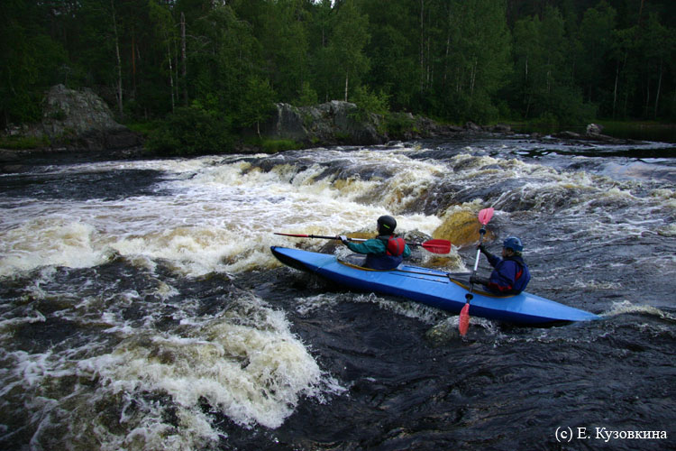 Карелия, июль 2011. Водный поход 3-й кат., р. Муезерка - р. Чирко-Кемь. Фото Е. Кузовкиной, кадр 514