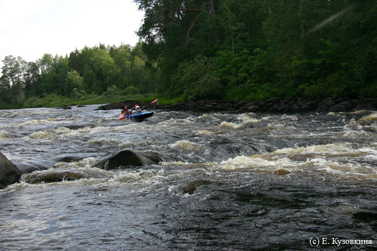 Карелия, июль 2011. Водный поход 3-й кат., р. Муезерка - р. Чирко-Кемь. Фото Е. Кузовкиной, кадр 596