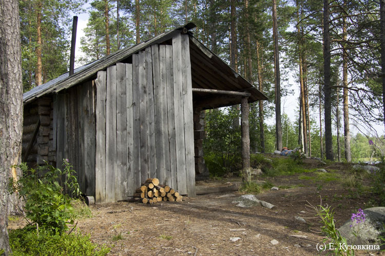 Карелия, июль 2011. Водный поход 3-й кат., р. Муезерка - р. Чирко-Кемь. Фото Е. Кузовкиной, кадр 627