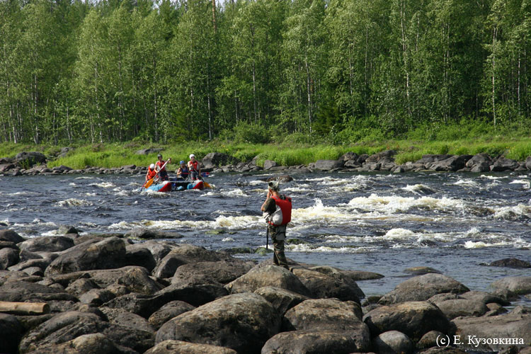 Карелия, июль 2011. Водный поход 3-й кат., р. Муезерка - р. Чирко-Кемь. Фото Е. Кузовкиной, кадр 718
